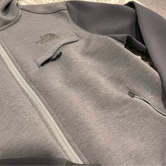 Northface Hoodie - Picture 6 of 8